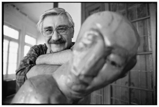 Juan Carlos Distefano Materia y Memoria en la Escultura Juan Carlos Distéfano